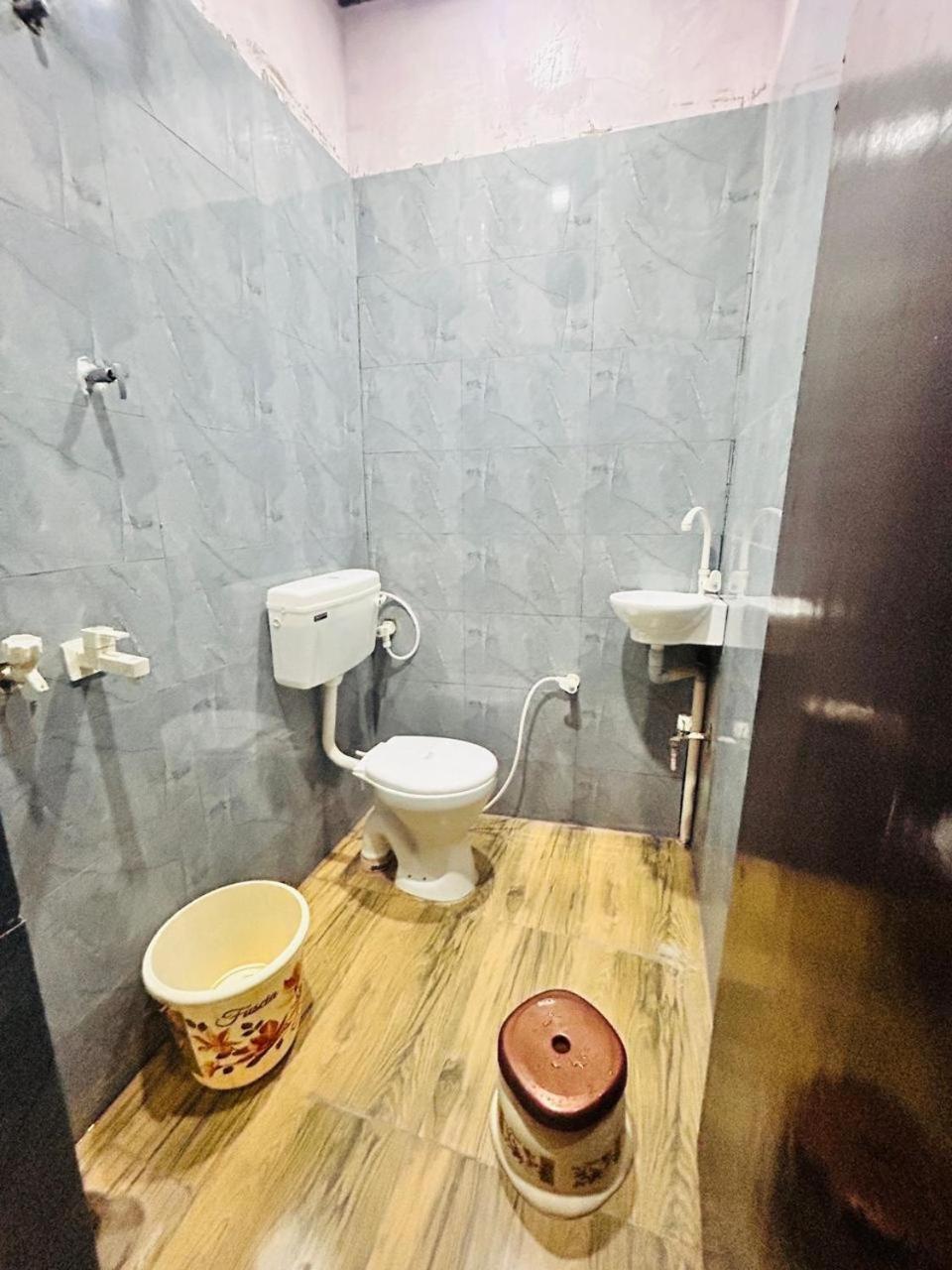 Agrawal Inn Guest House Mathura Eksteriør bilde