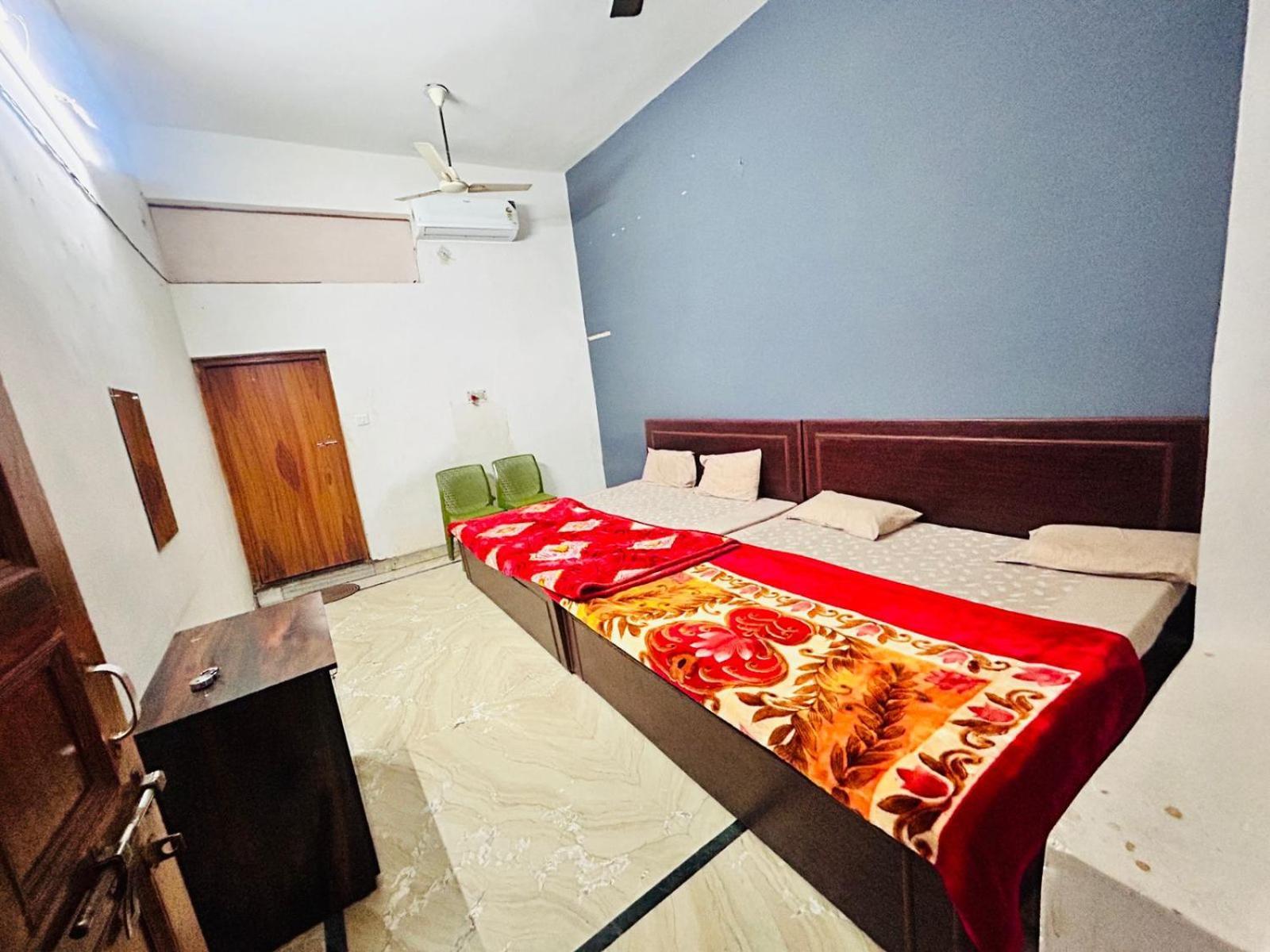 Agrawal Inn Guest House Mathura Eksteriør bilde