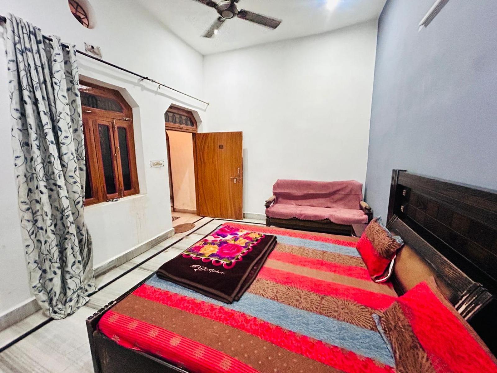 Agrawal Inn Guest House Mathura Eksteriør bilde